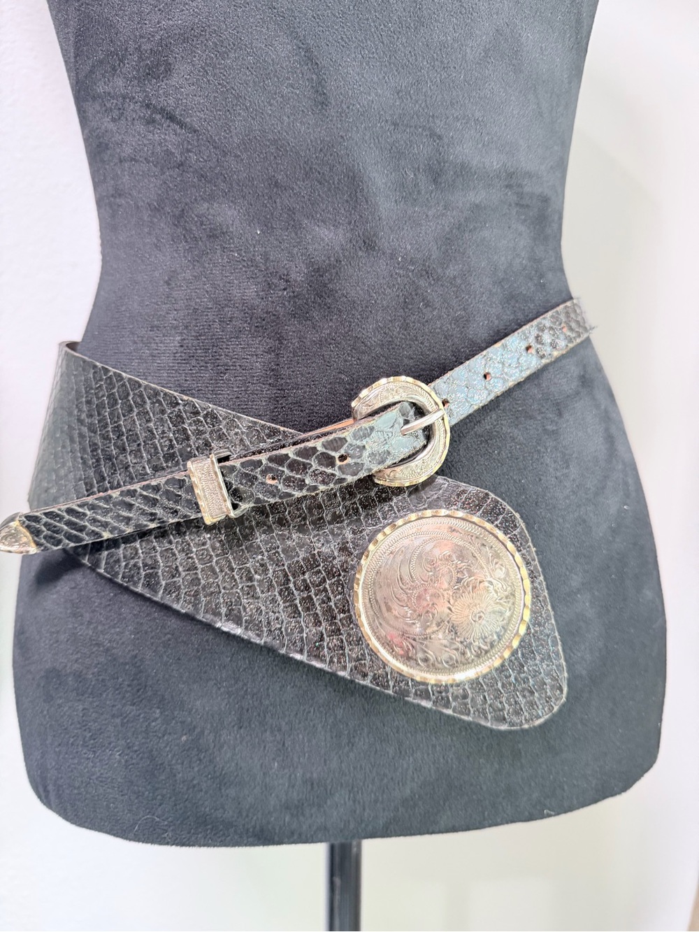 Handmade Western Black Leather Concho Belt Engraved Floral Buckle Vintage Style